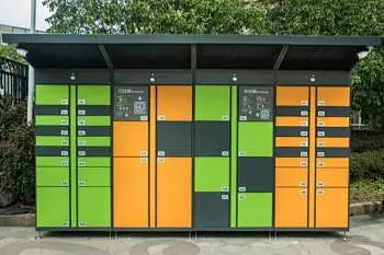 K-快递柜内的花瓣采集图片-简紫繁越